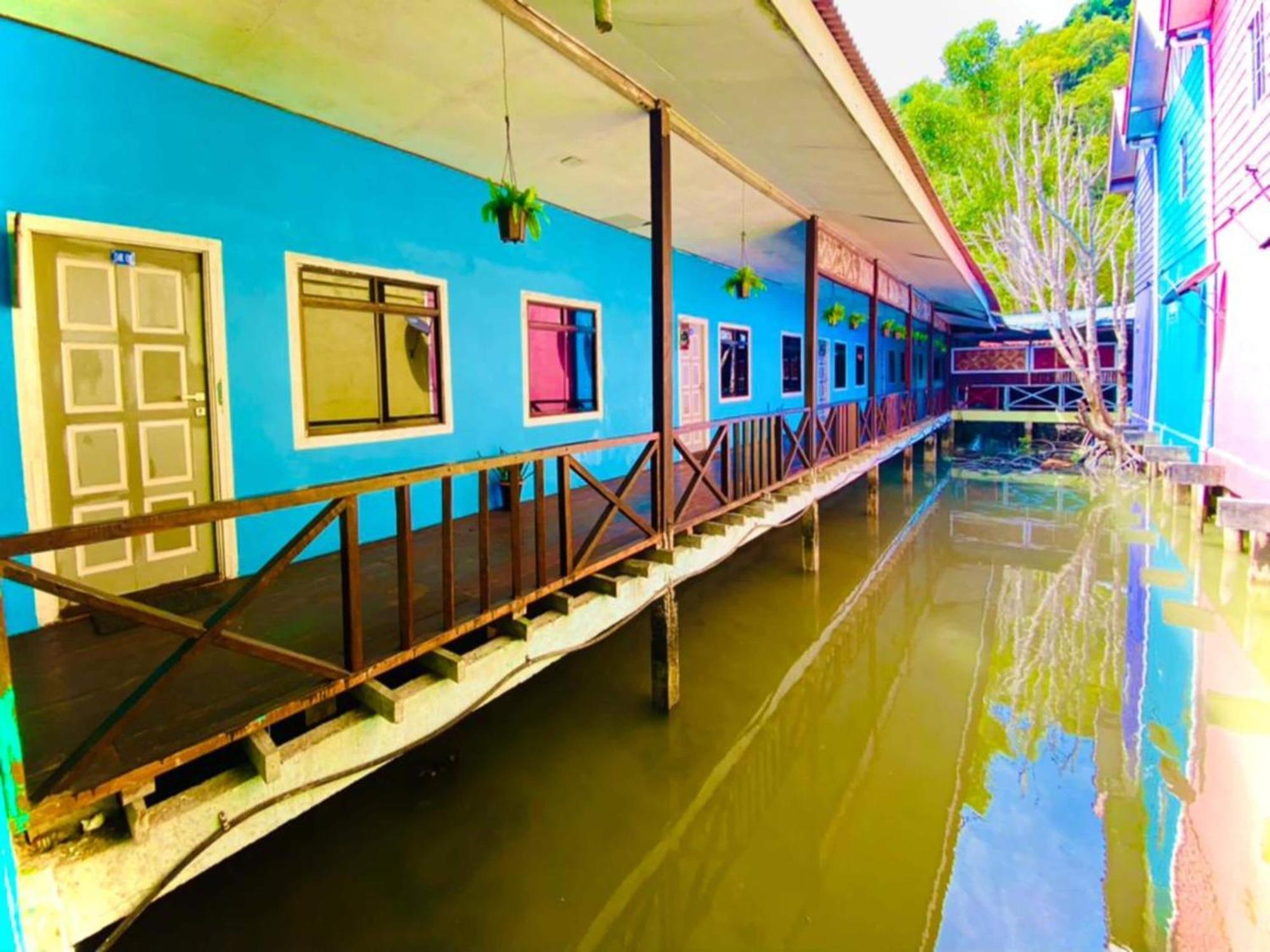 Capital O 91017 Tuba Beach Resort @ Pulau Tuba Kuah Exteriér fotografie